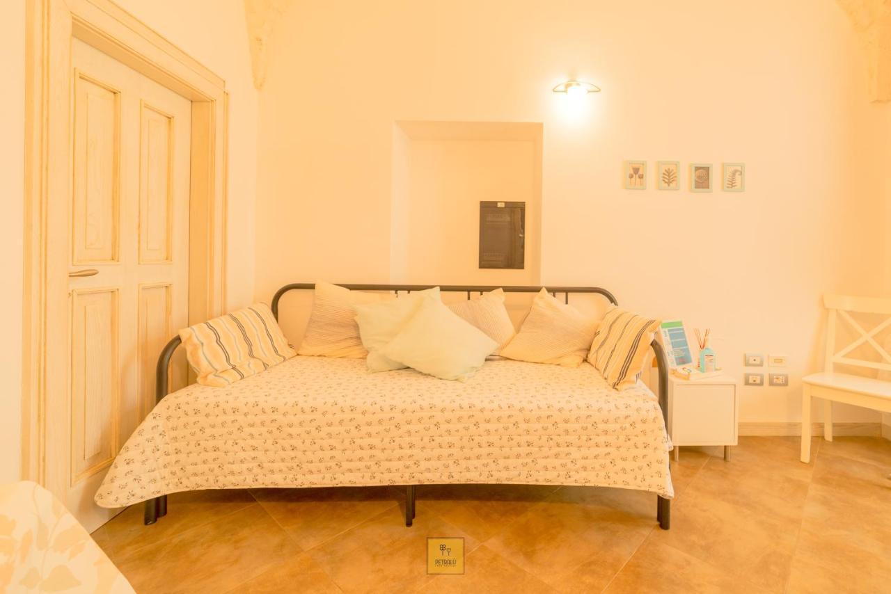 로코로톤도 Petralu By La Puglia In Un Trullo 빌라 외부 사진