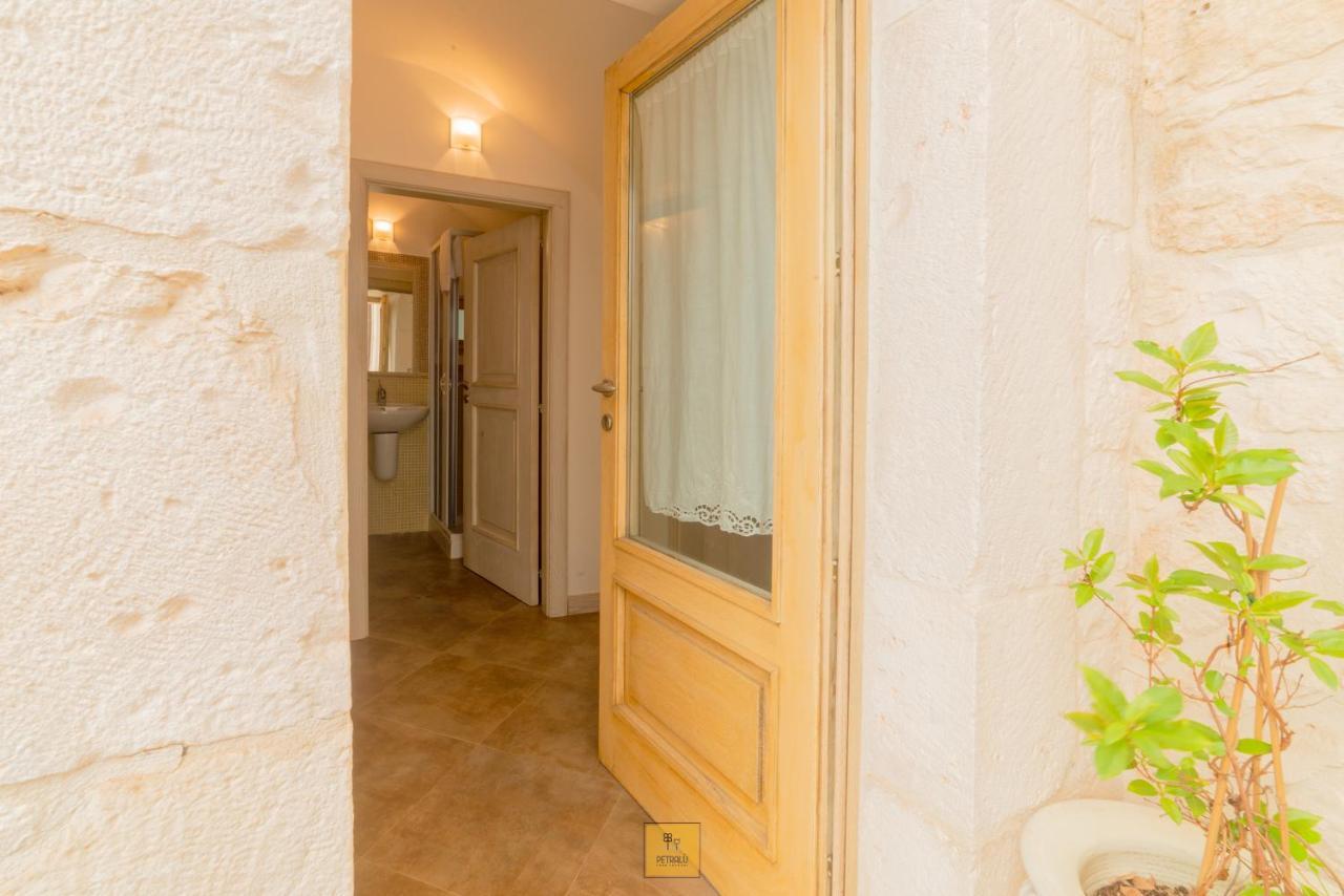 로코로톤도 Petralu By La Puglia In Un Trullo 빌라 외부 사진